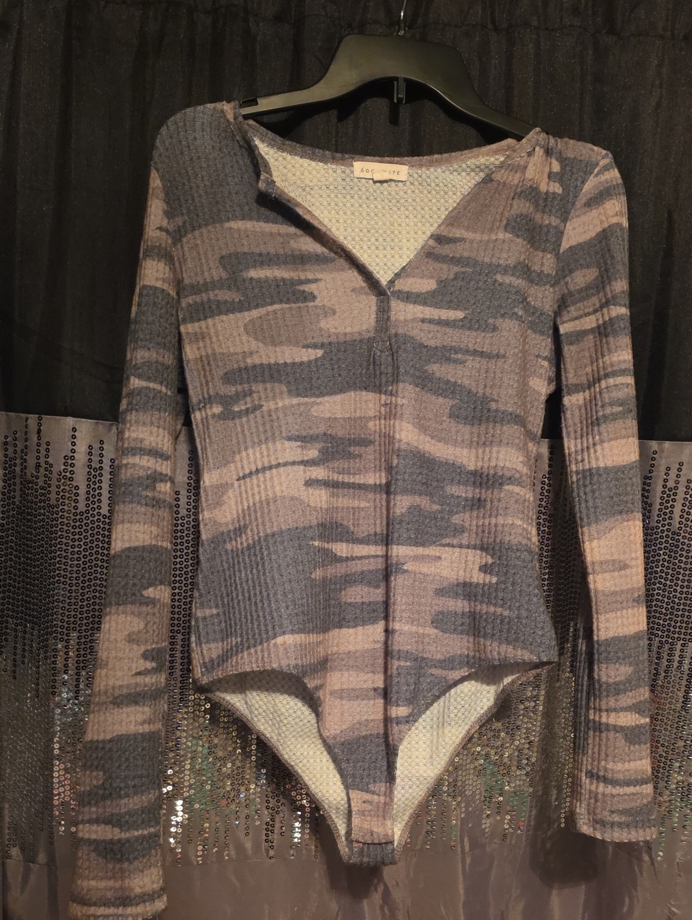 Socialite Long-Sleeve Camo Thermal Bodysuit - Taupe & Gray